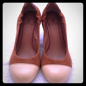 ✨Lucky Brand "Gabrielle" Captoe Wedges✨⬇️30